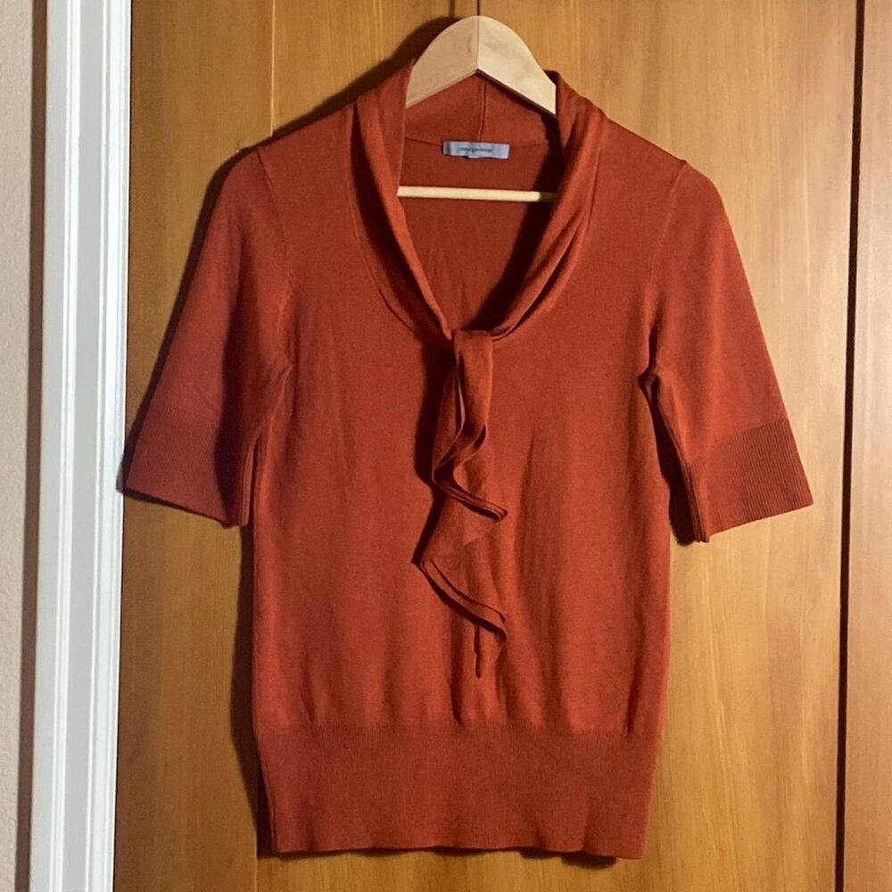 Classiques Entier Short Sleeve Silk, Cotton, Cashmere Top. Women's size Medium.